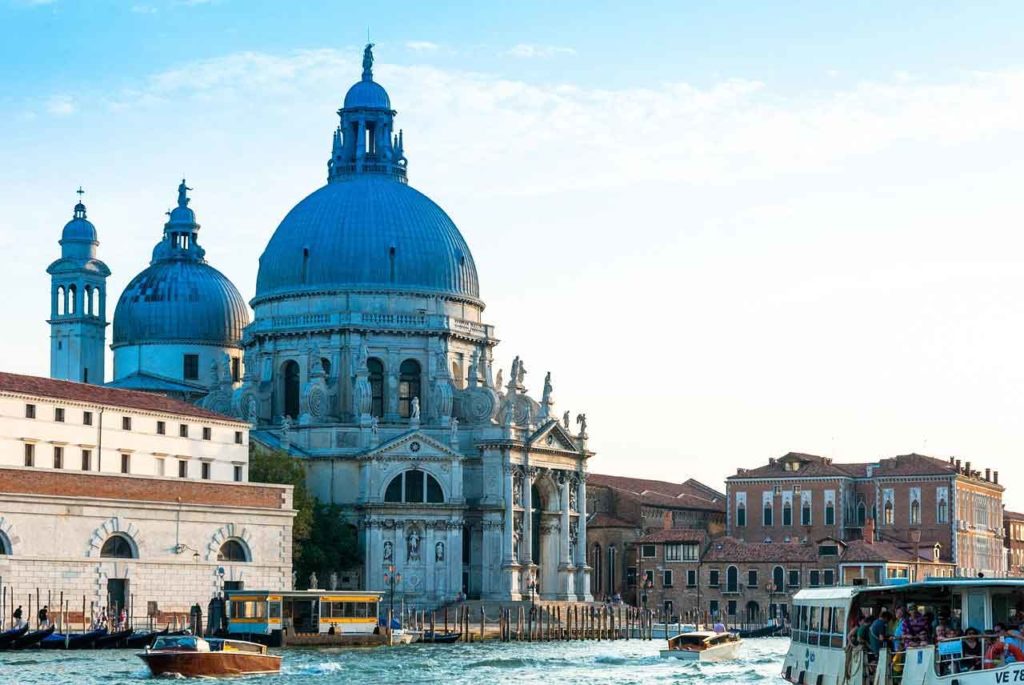 Should one now renounce visiting Venice?