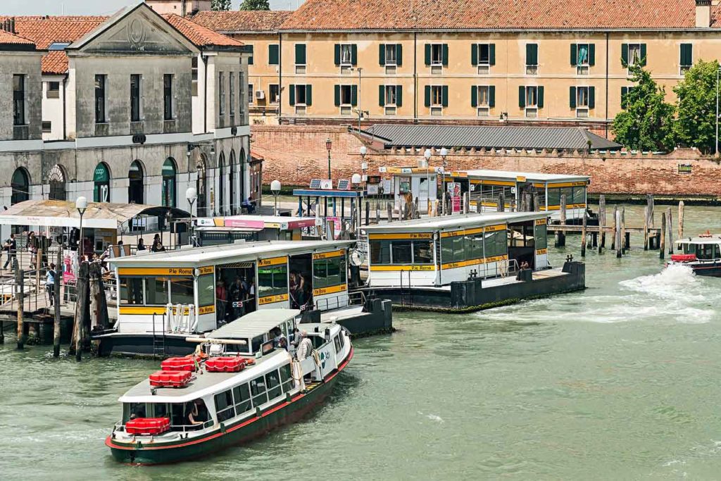 Vaporetto - water bus in Venice: prices and info