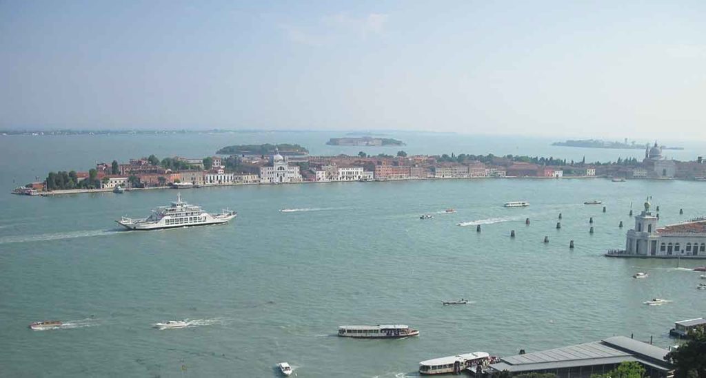 Vaporetto - Water bus in Venice: prices and info