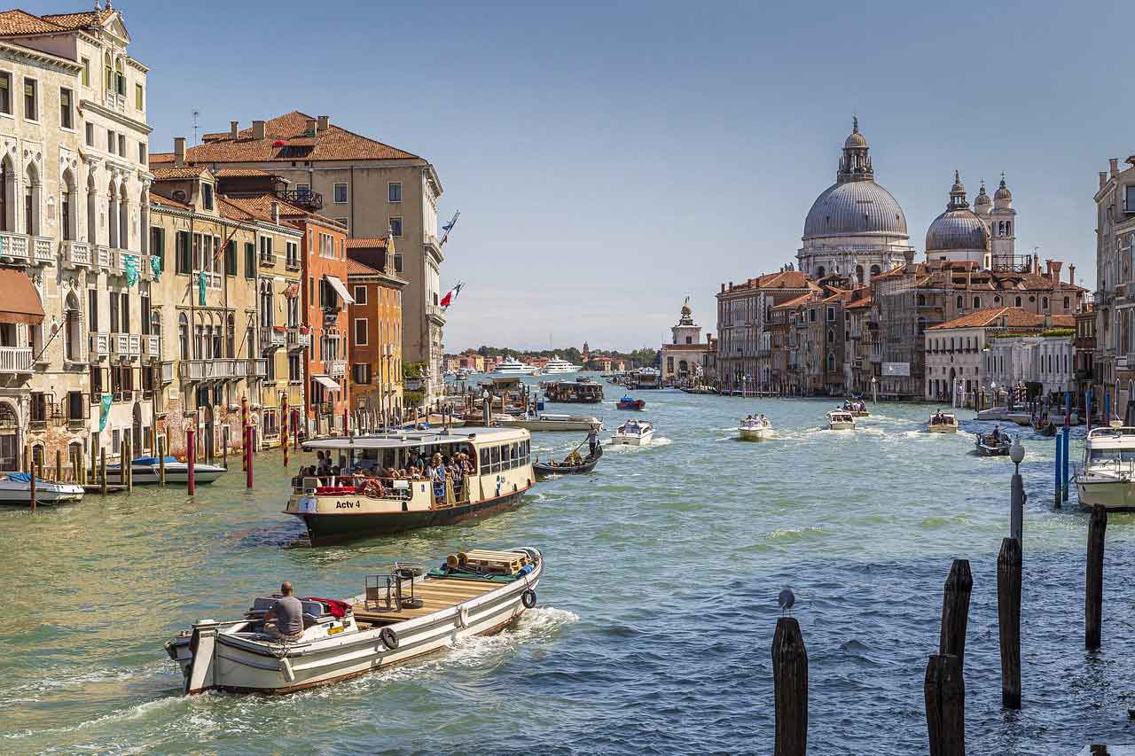 water taxi tour of venice