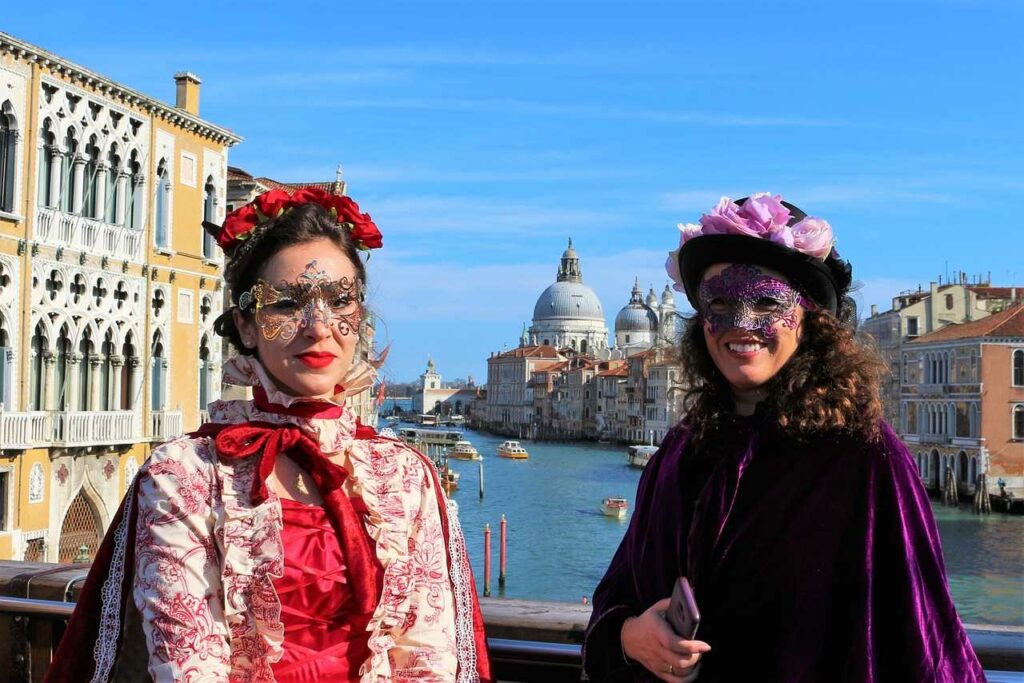 Visit the carnival in Venice!