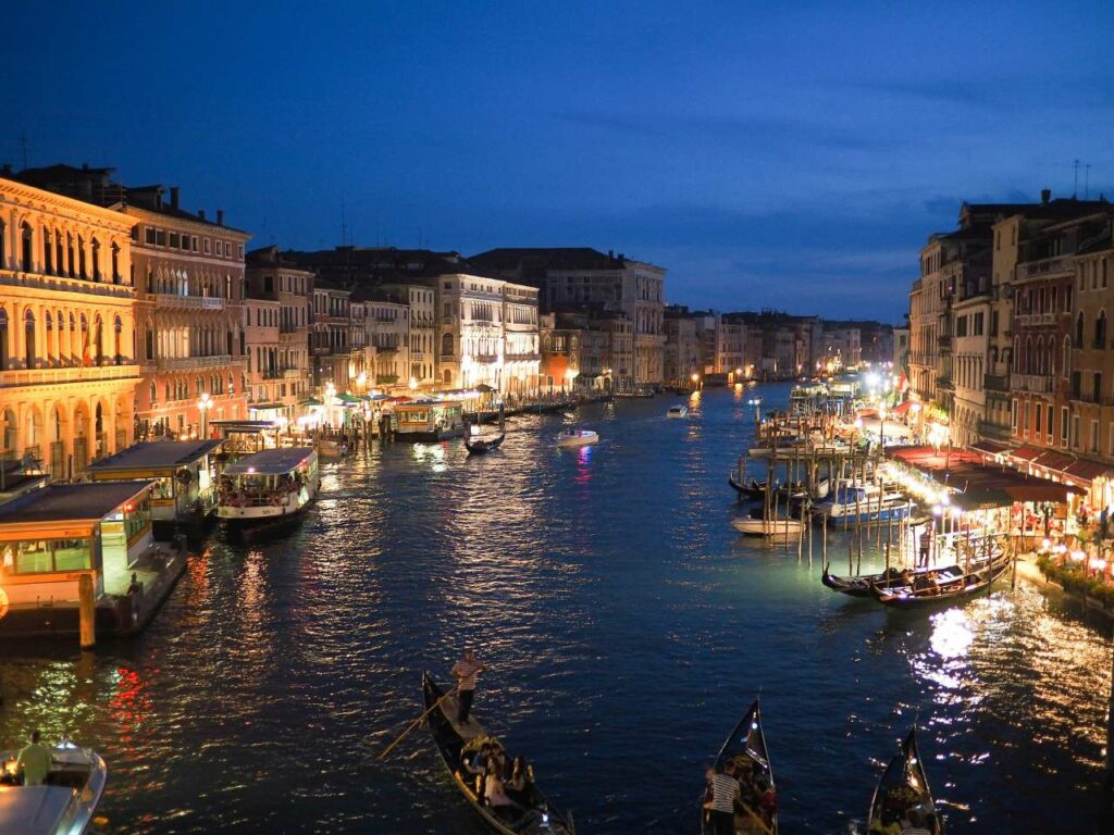 Explore Venice by night