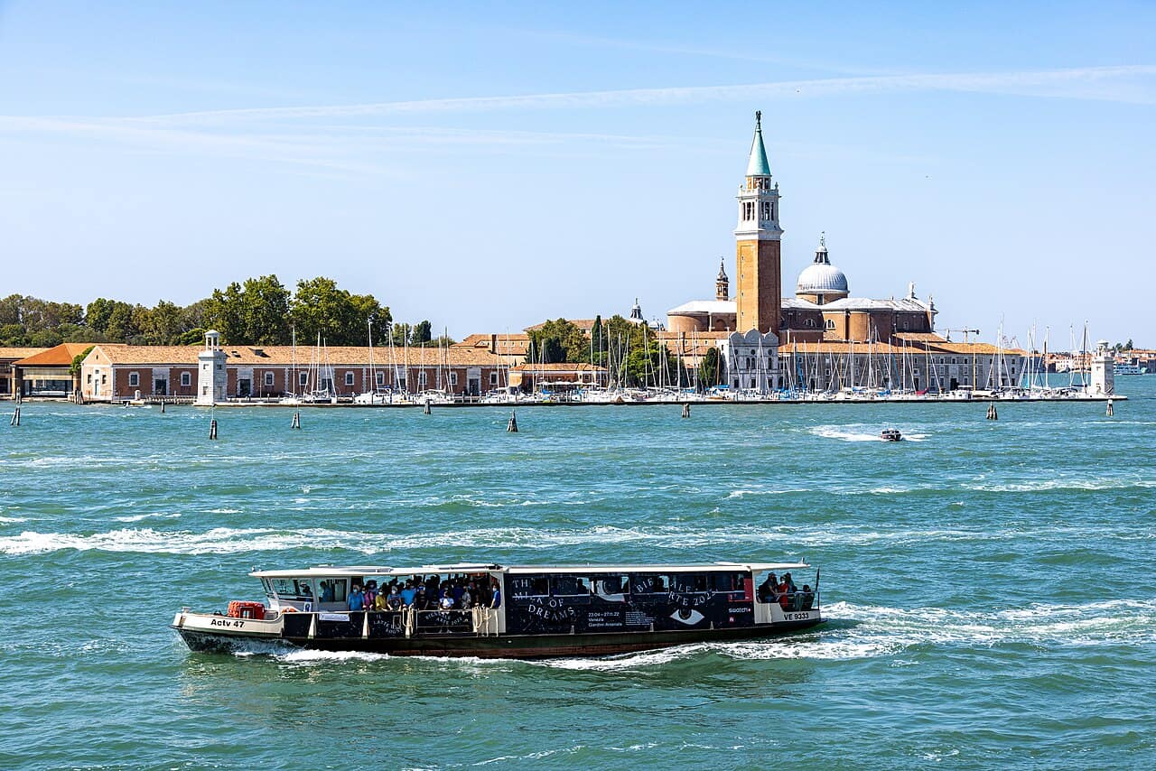 Venice Biennale: commission and experience