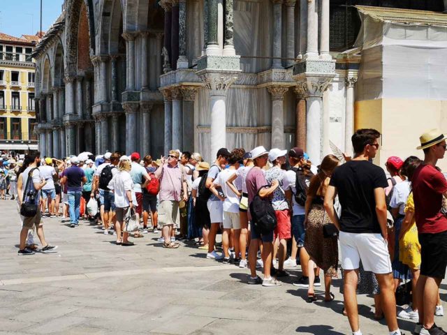 Is there a dress code in St. Mark's Basilica?